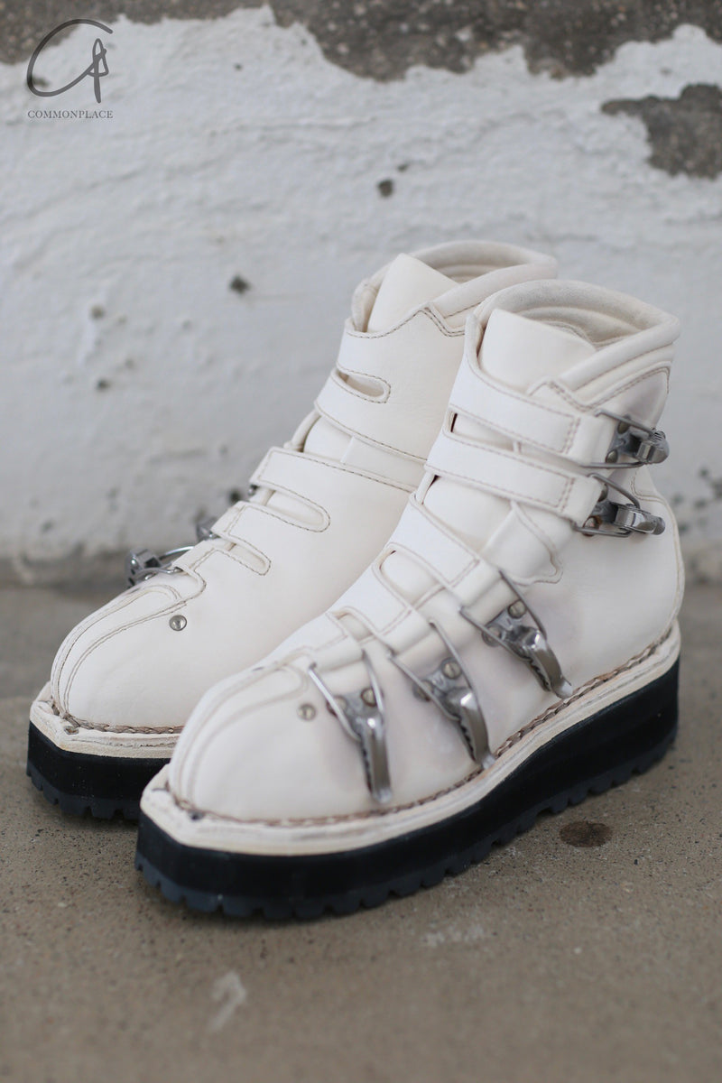 極美品　GUIDI 9082白色のレザーダービーブーツ GUIDI 22 Calfskin Full Grain Lined Ski Boots Italy GD-22-CO00T