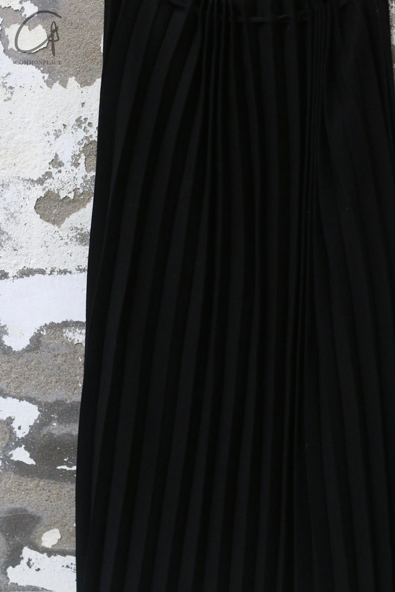 LABEL UNDER CONSTRUCTION 24 Autumn and Winter Narrow Pleated