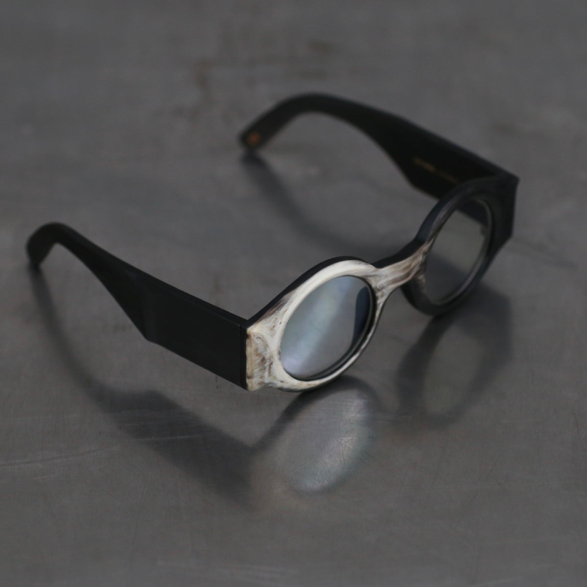 Rigards x UMA WANG RG00UW16 Collection: Handcrafted ox-horn wire glass