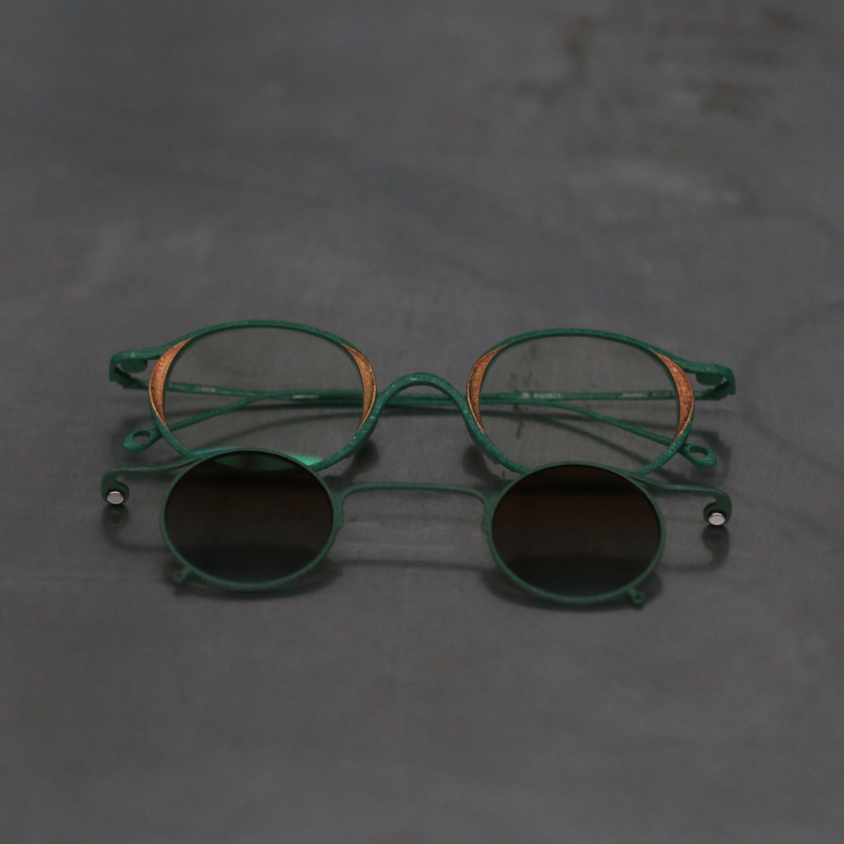 Rigards x ZIGGY CHEN RG1943ZC Titanium Magnetic Clip-On Sunglasses. RG