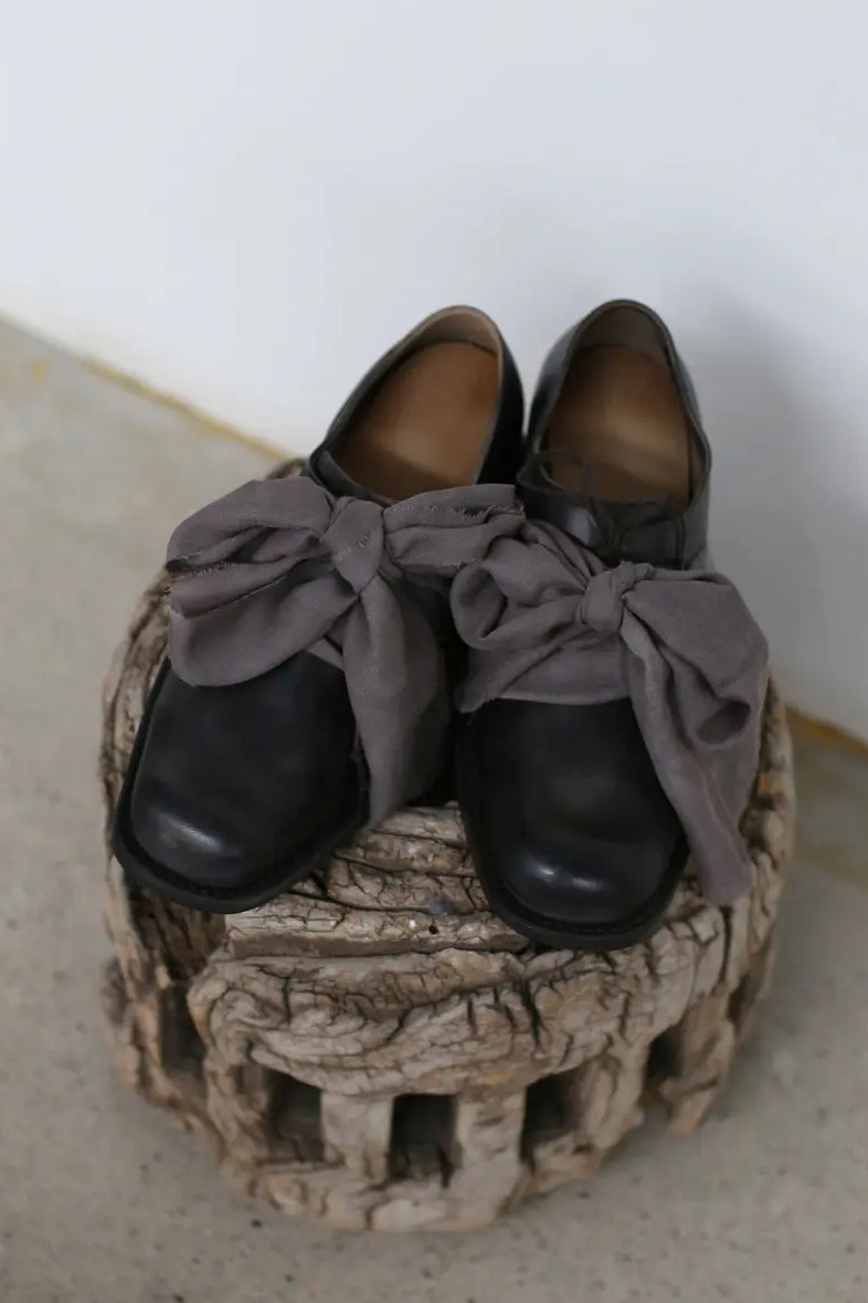 Cherevichkiotvichki 01 series silk lace-up square toe derby shoes hand