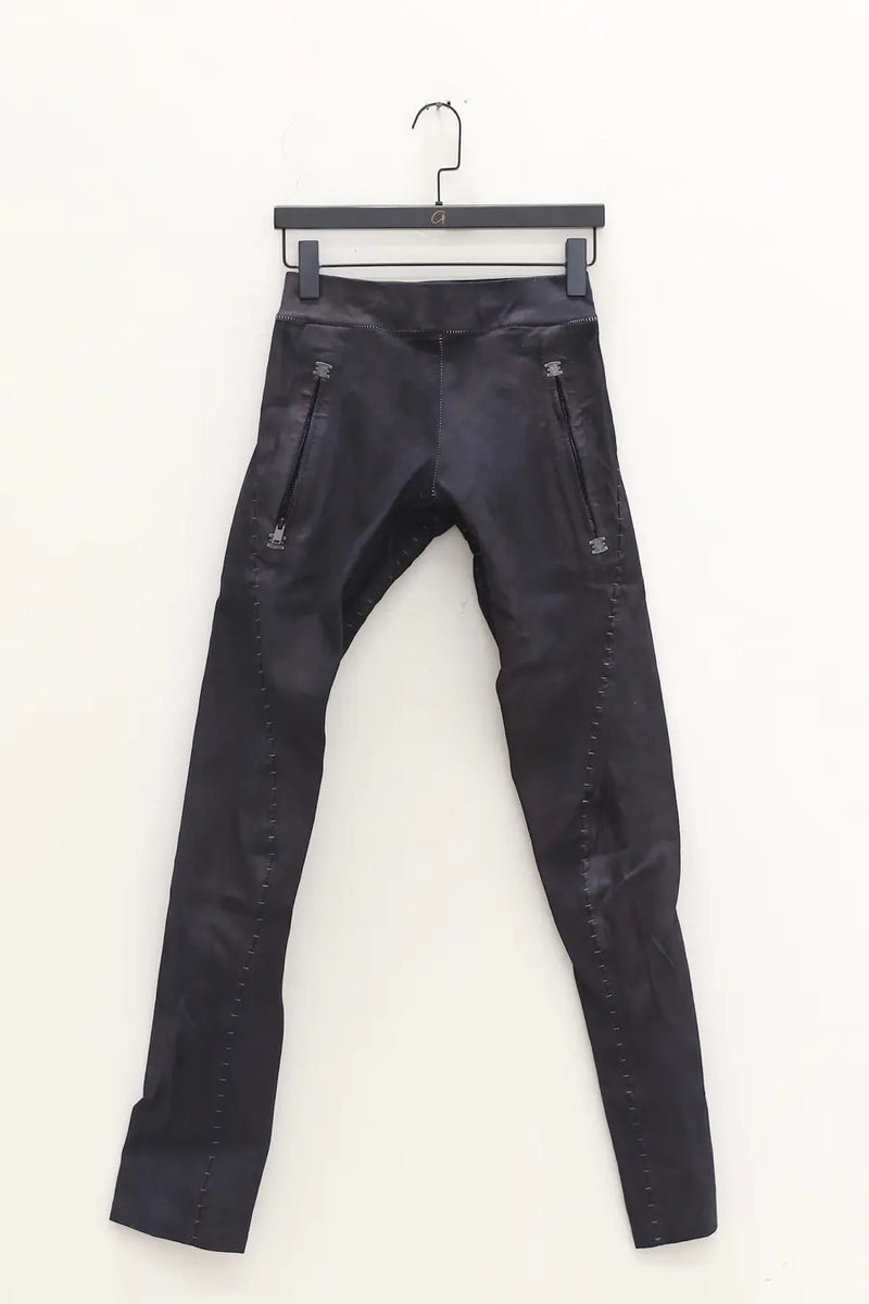 69 BY ISAAC SELLAM WORKER ARMURE ALUMINIUM – SUUS