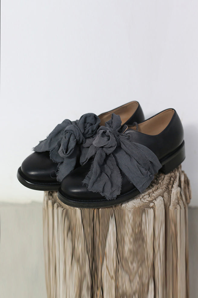 Cherevichkiotvichki kangaroo leather round toe lace-up boots