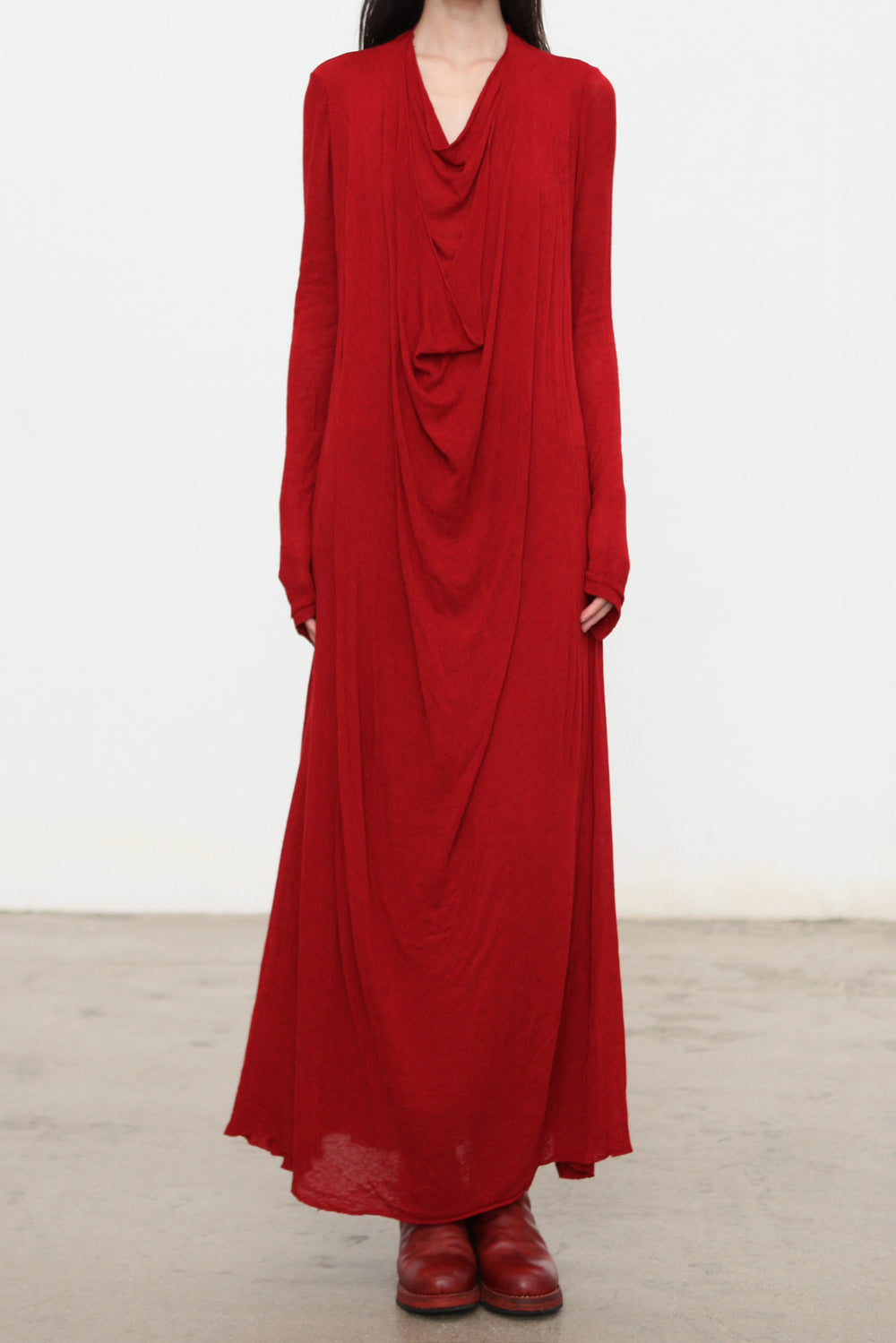 Marc Le Bihan Fall/Winter 2025 Collection, Long-Sleeved Dresses 2833 and 2832, France. MLB-2832-25AW-GUN 36 / red Marc Le Bihan Fall/Winter 2025 Collection, Long-Sleeved Dresses 2833 and 2832, France. MLB-2832-25AW-GUN 36 / red