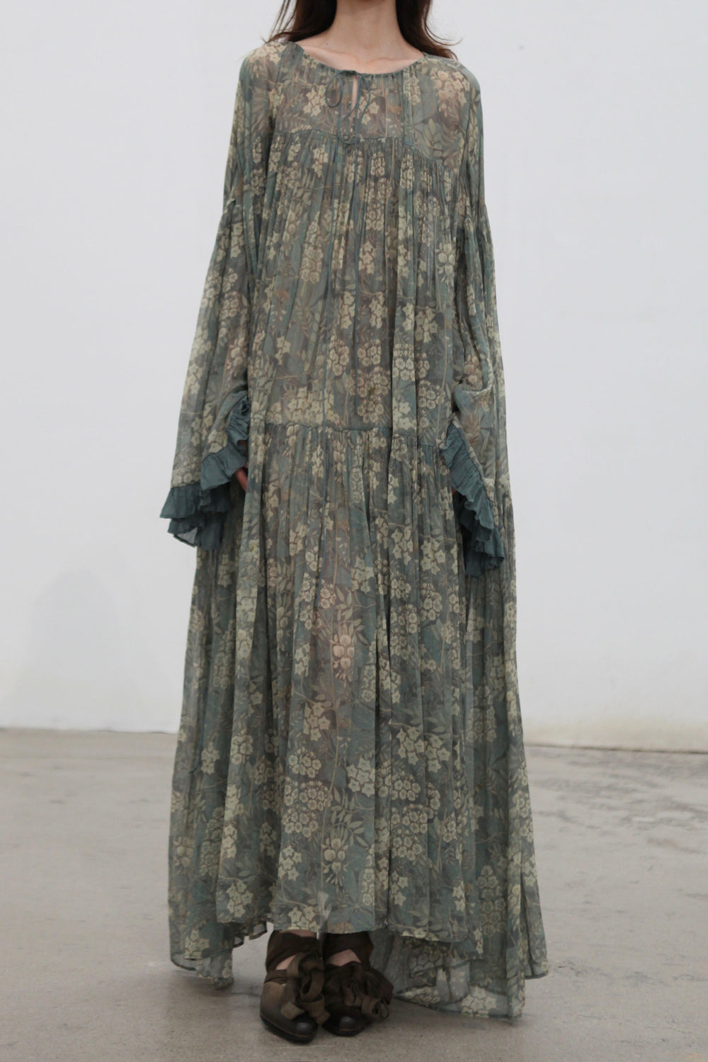 Mutedance 25 Autumn/Winter Hand-dyed Long Lace Cuff Dress MD-MD25FW114-green XS Mutedance 25 Autumn/Winter Hand-dyed Long Lace Cuff Dress MD-MD25FW114-green XS
