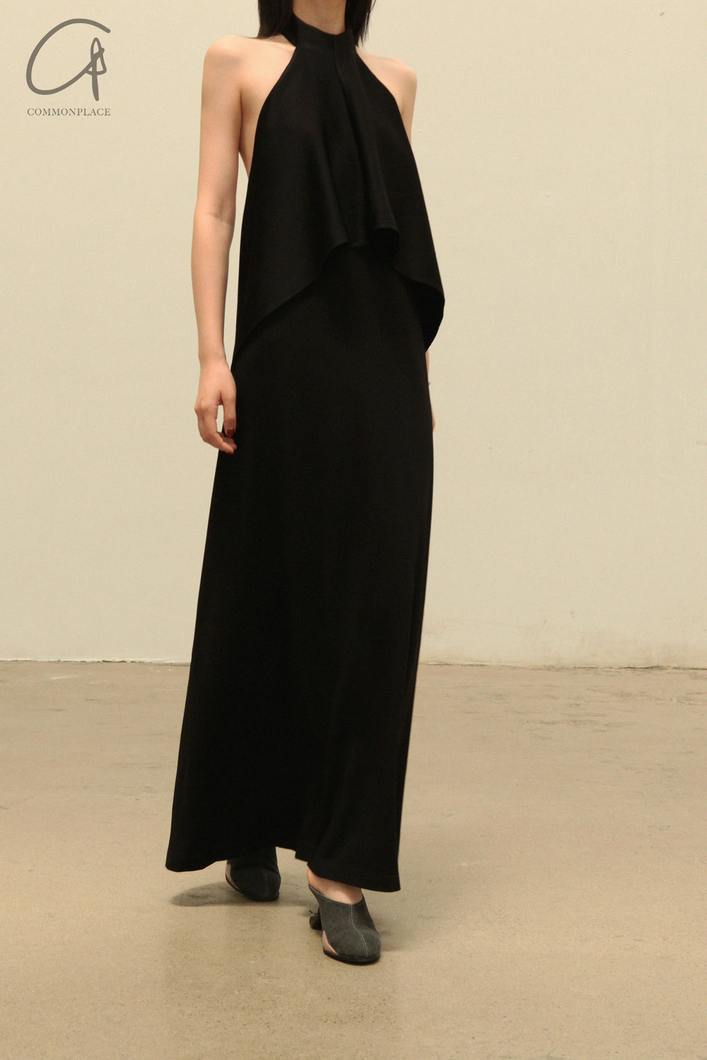 OUDE WAAG 24 autumn and winter high collar backless dress OW-24AW -DS1 OUDE WAAG 24 autumn and winter high collar backless dress OW-24AW -DS1