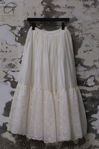 Pengtai Medication Room Clothing-object healing line Pleated midi skirt PT-MRS25B01-3-BAI White