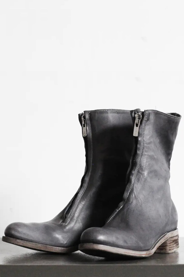 A 1923 Kangaroo leather zipper women
