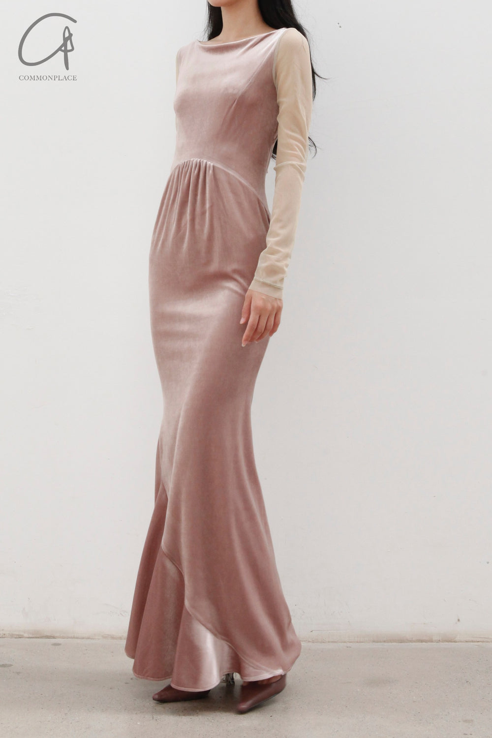 OUDE WAAG Velvet Backless Fishtail Dress OW-22AW-DS10 Tau Pink OUDE WAAG Velvet Backless Fishtail Dress OW-22AW-DS10 Tau Pink