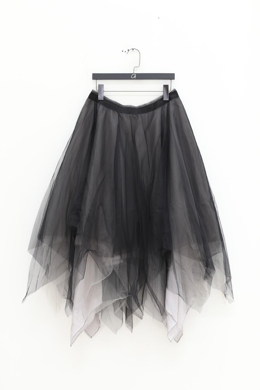 Contrast color inner gloss Phyllis short tulle skirt black - Shop